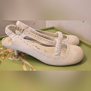 Irregular Choice White Leather Kitten Heel Slingback Shoes Cat Face Kawaii EU 41
